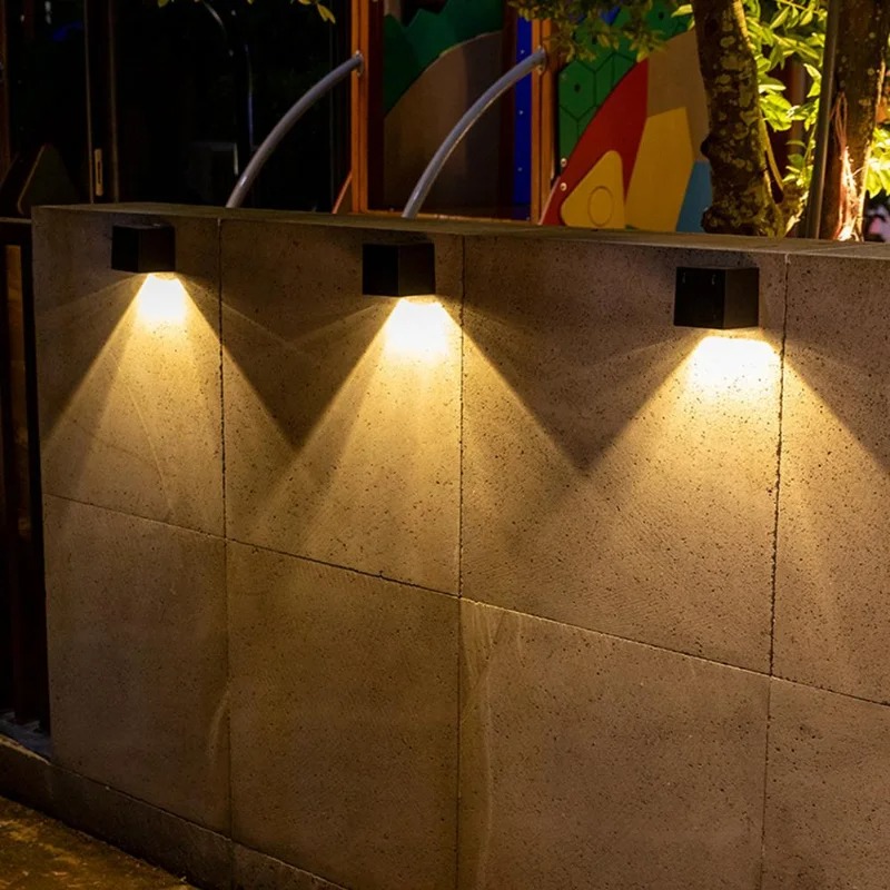 مصباح جداري شمسي LED خارجي مرب - مراجعة Outdoor Yard Lighting Fixtures وسعره
